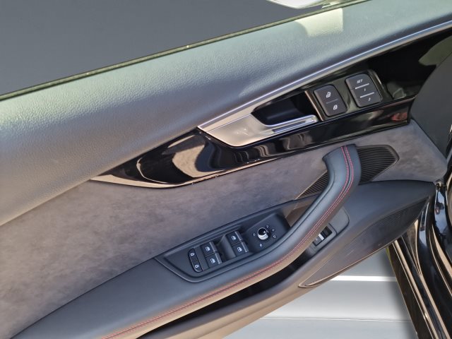 Image about Audi RS 4 Avant RS 4 Avant 331(450) kW(PS) tiptronic