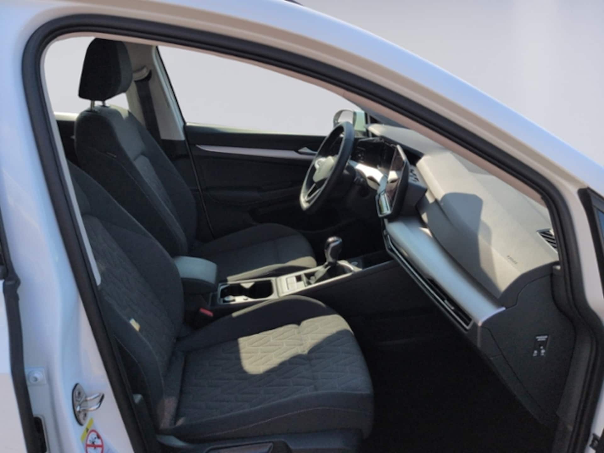 Volkswagen Golf Variant Life