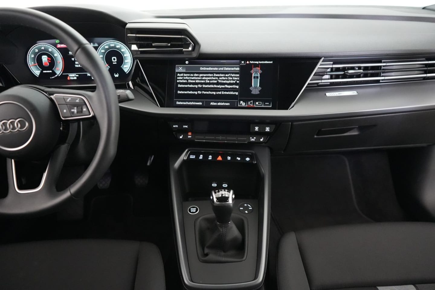 Bild über Audi A3 Sportback advanced 30 TFSI Schaltgetriebe - für weitere Informationen kontaktieren Sie den Audi Partner