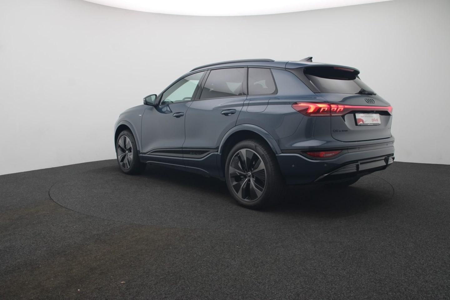 Bild über Audi Q6 SUV e-tron S line business e-tron quattro 315 kW - für weitere Informationen kontaktieren Sie den Audi Partner