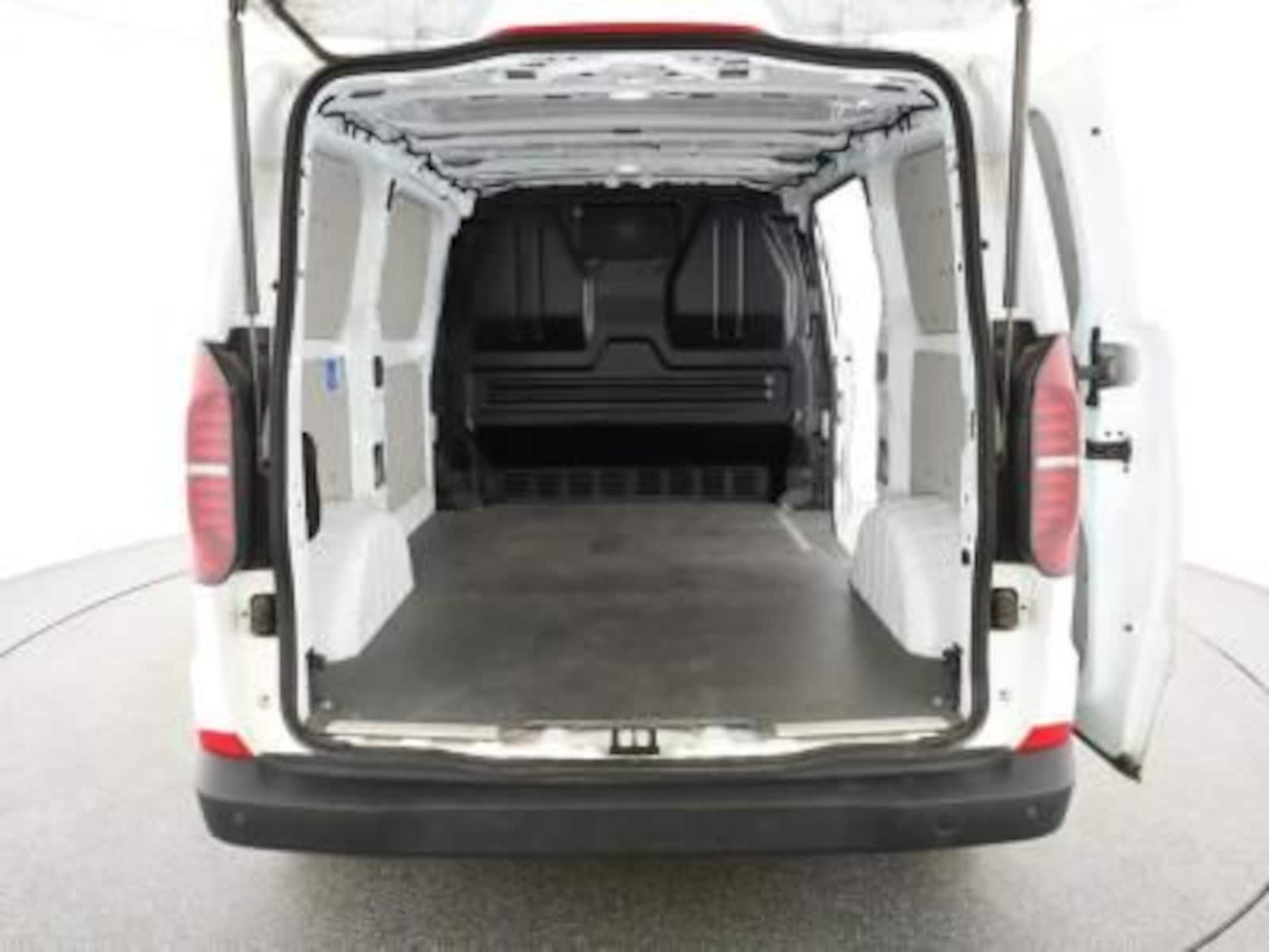 Volkswagen Transporter Kasten kurzer Radstand – Bild 5