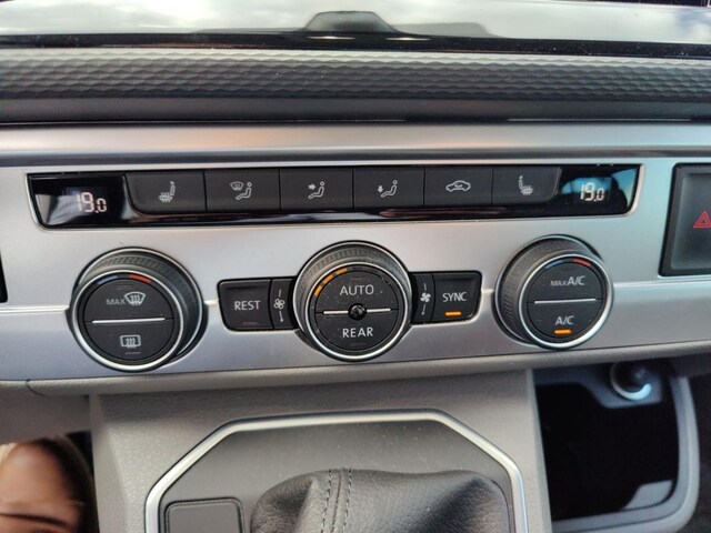 Volkswagen T6.1 Caravelle larger