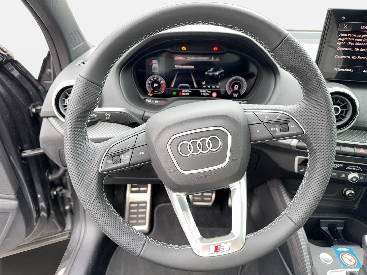 Bild über Audi Q2 S line 35 TFSI S tronic - für weitere Informationen kontaktieren Sie den Audi Partner