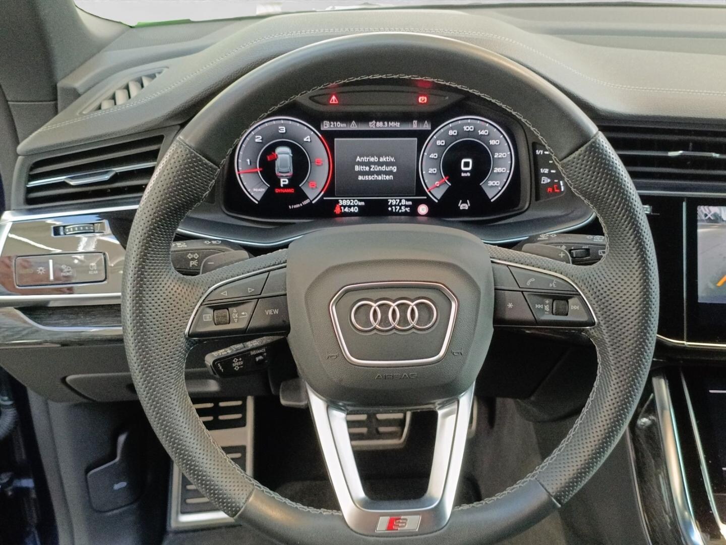 Bild über Audi Q8 50 TDI quattro tiptronic - für weitere Informationen kontaktieren Sie den Audi Partner