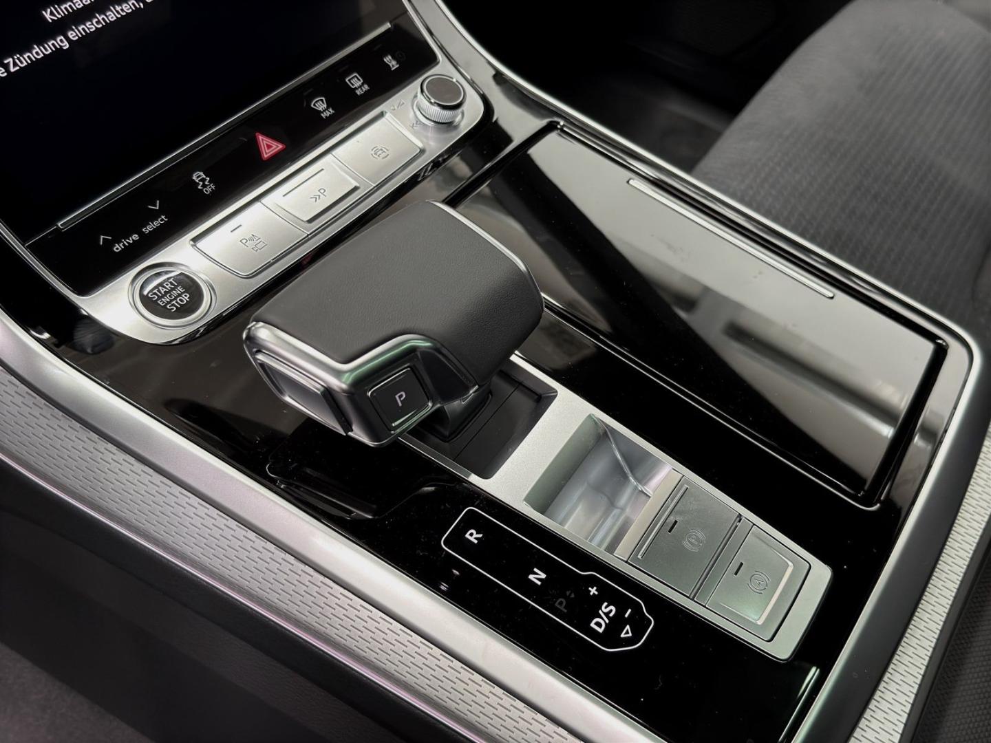 Image about Audi Q8 SUV 50 TDI quattro tiptronic