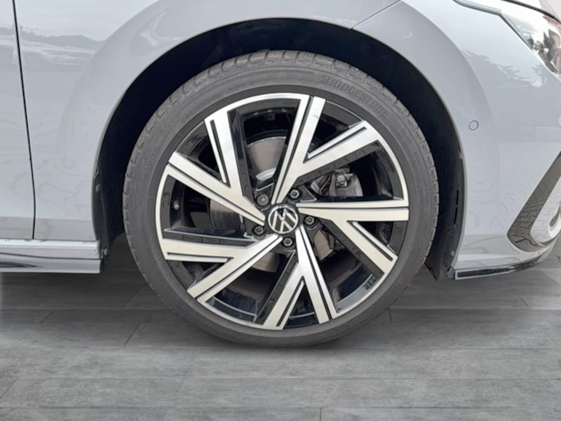 Volkswagen Golf Variant R-Line