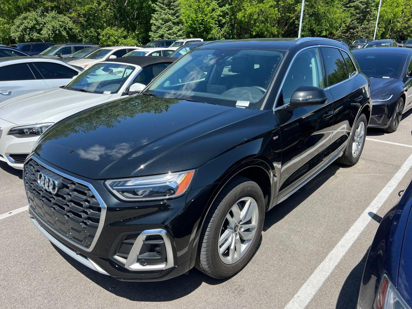 2024 Audi Q5 45 Premium's photo
