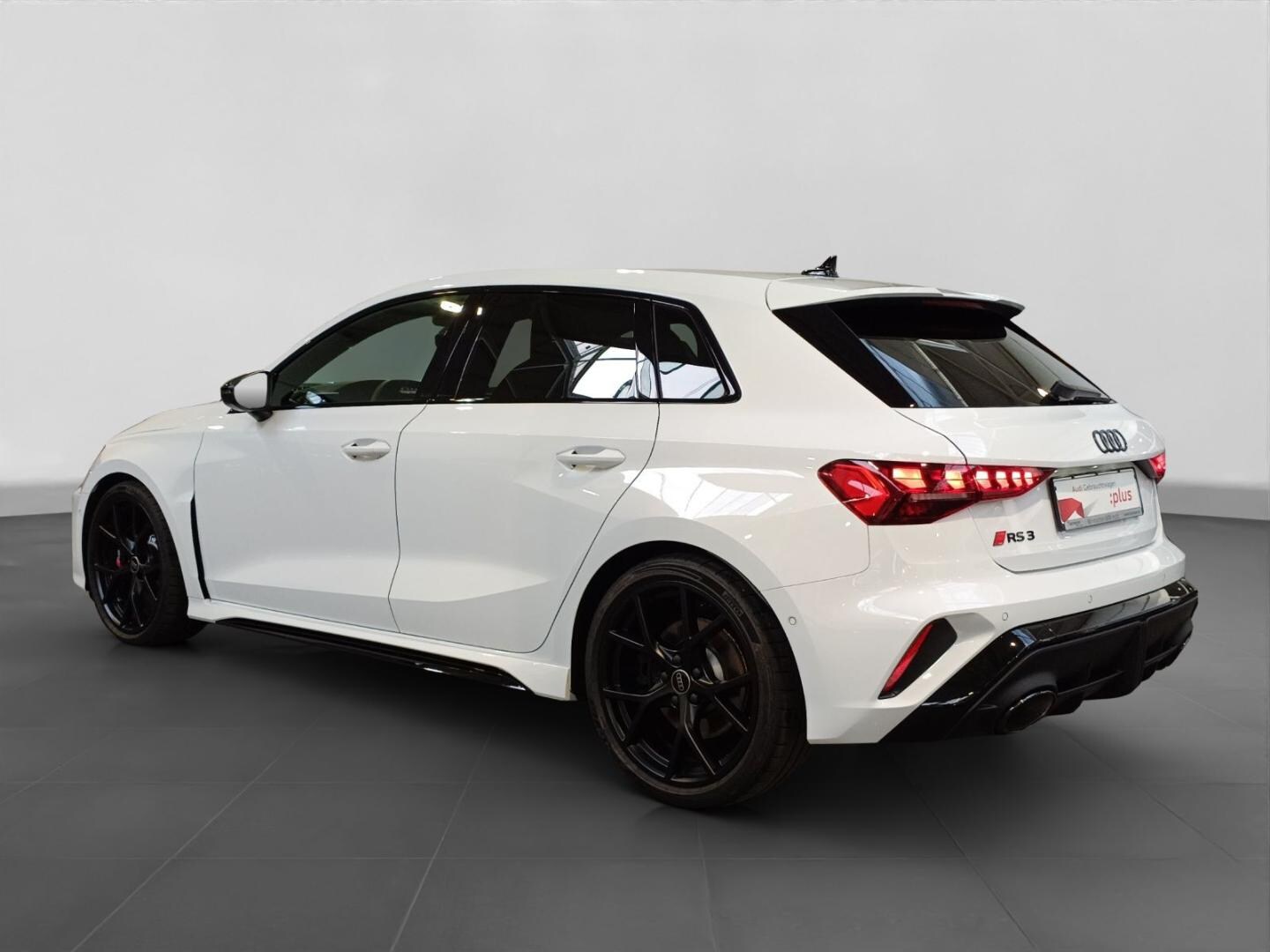 Bild über Audi RS 3 Sportback TFSI quattro 294 kW S tronic - für weitere Informationen kontaktieren Sie den Audi Partner