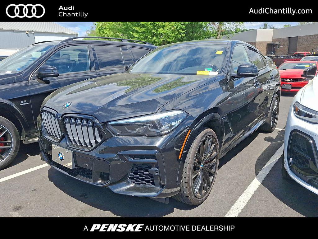 2022 BMW X6 M50i's photo
