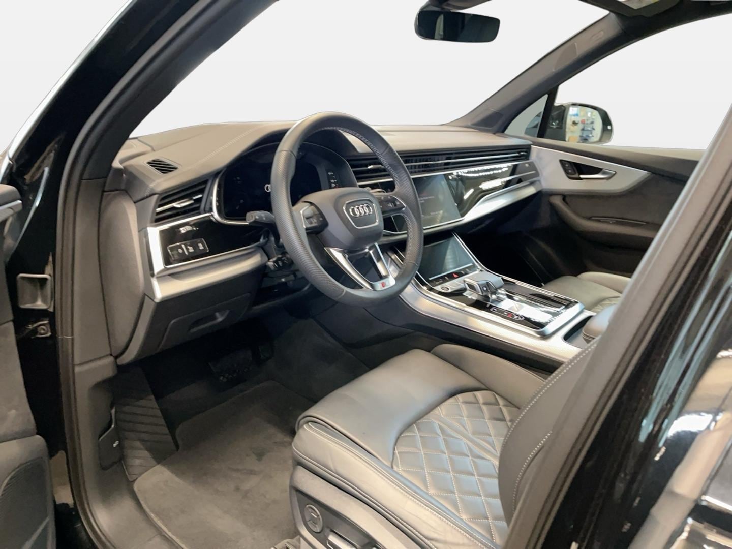 Bild über Audi Q7 SUV TFSI e S line 60 TFSI e quattro tiptronic - für weitere Informationen kontaktieren Sie den Audi Partner
