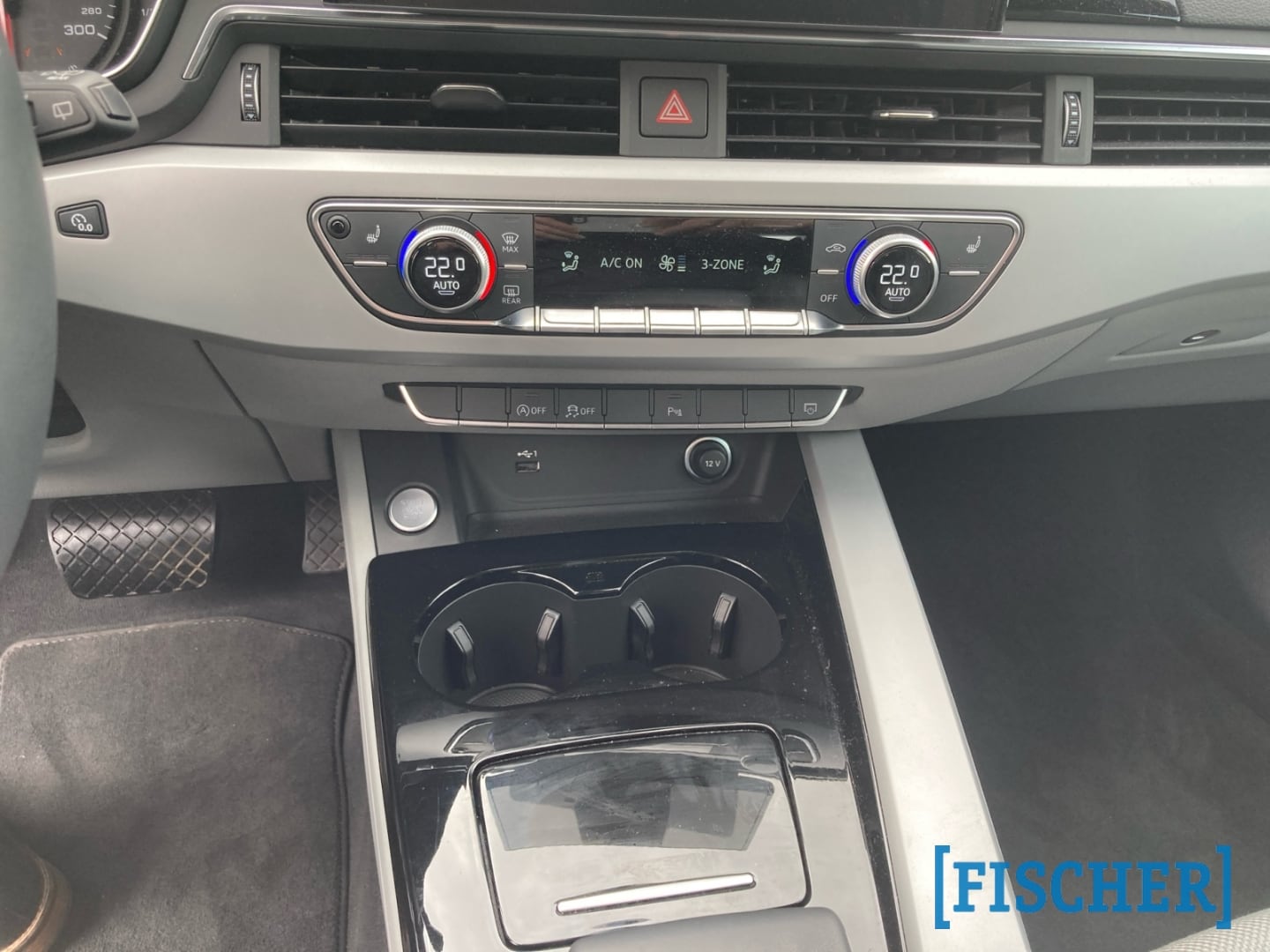 Bild über Audi A4 Avant 30 TDI S tronic - für weitere Informationen kontaktieren Sie den Audi Partner