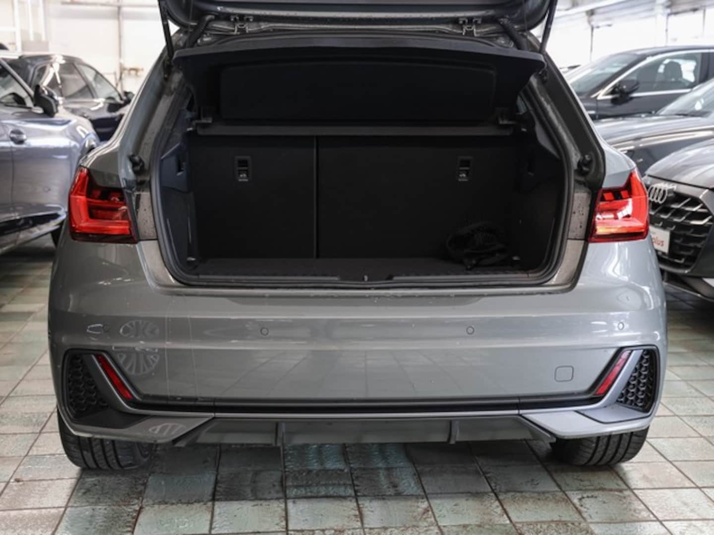 Bild über Audi A1 Sportback S line 25 TFSI S tronic - für weitere Informationen kontaktieren Sie den Audi Partner