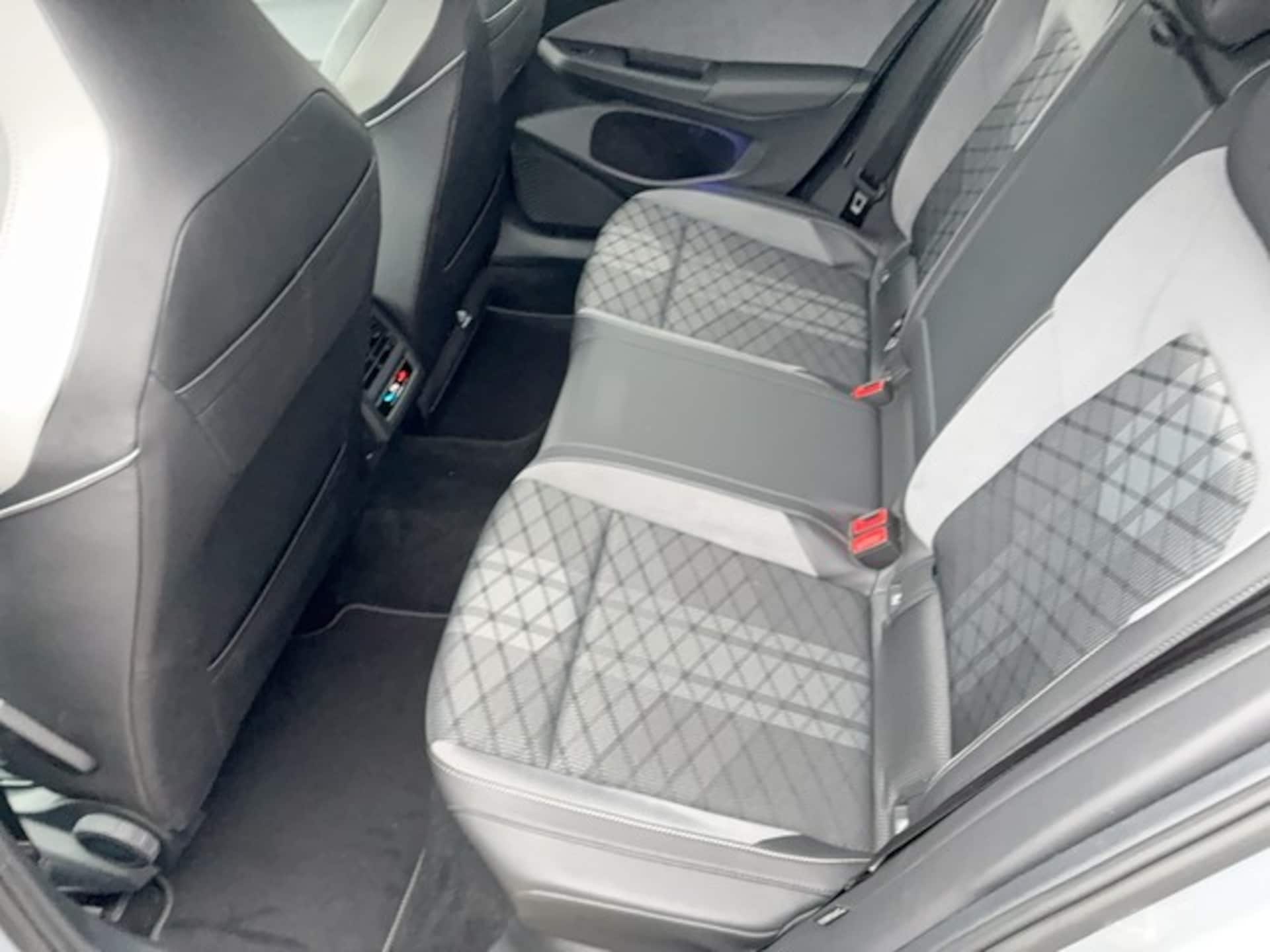 Volkswagen Golf Variant R-Line