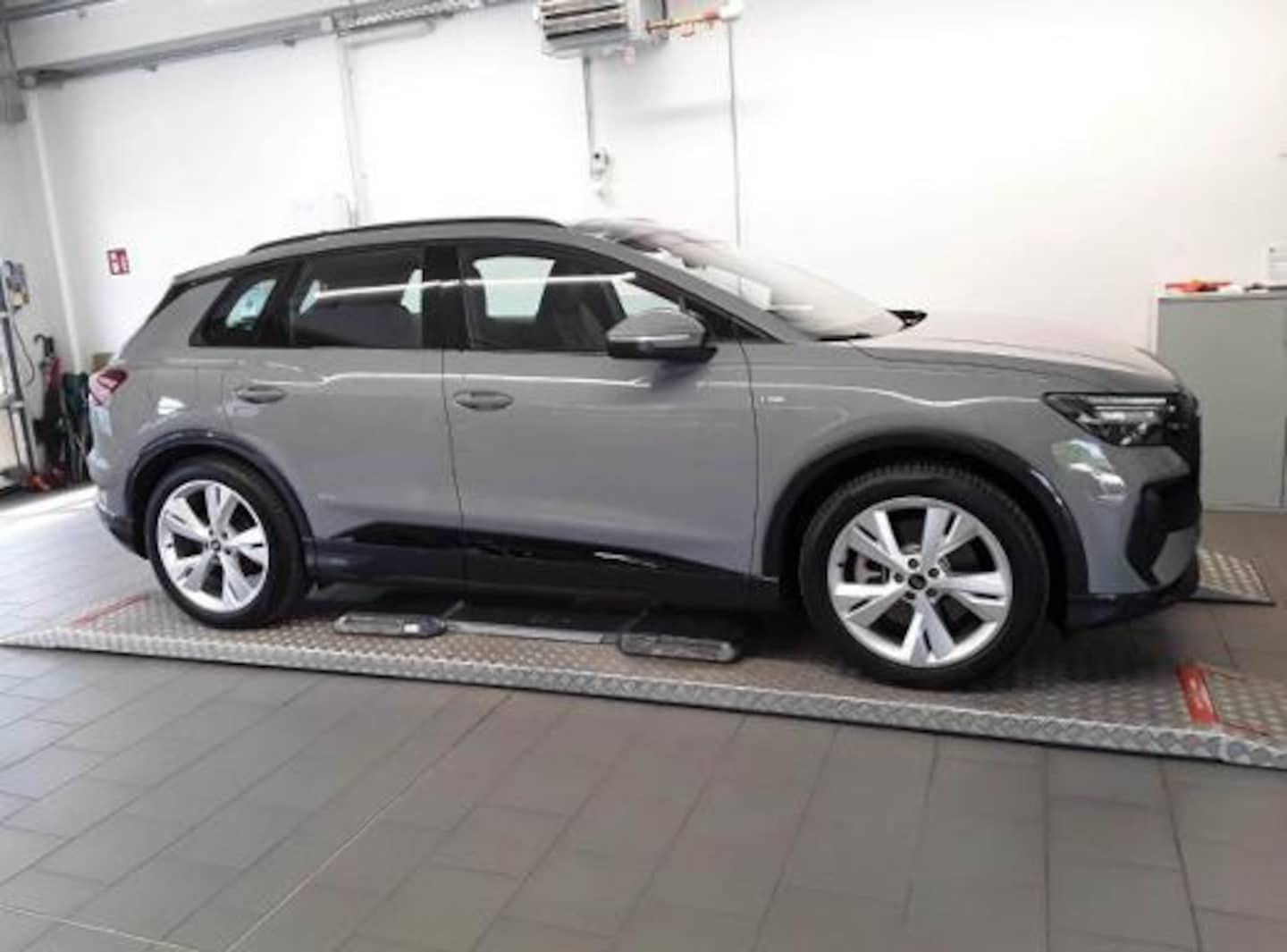 Bild über Audi Q4 e-tron 40 e-tron - für weitere Informationen kontaktieren Sie den Audi Partner