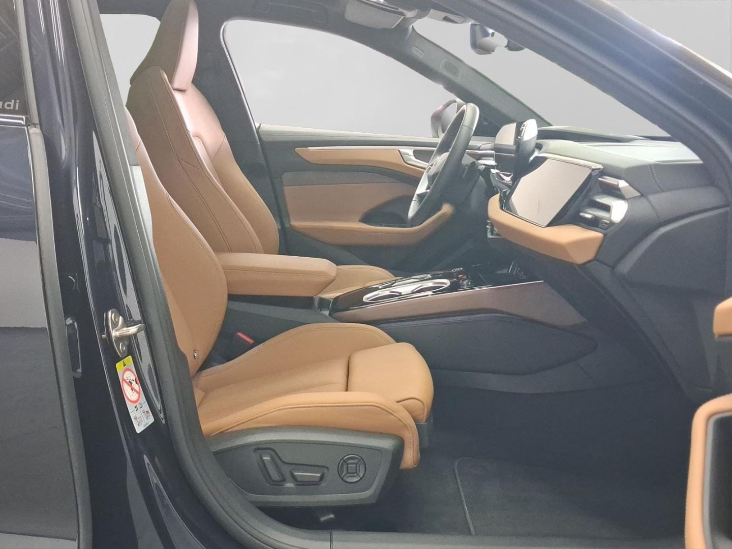 Bild über Audi A6 Avant TFSI quattro 270 kW S tronic - für weitere Informationen kontaktieren Sie den Audi Partner