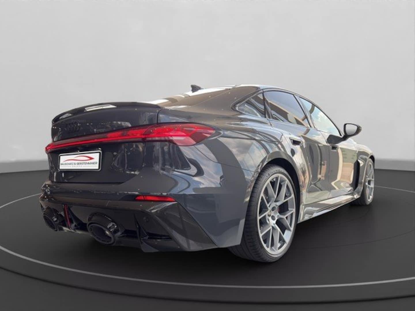 Bild über Audi RS 5 Limousine TFSI quattro 470 kW tiptronic - für weitere Informationen kontaktieren Sie den Audi Partner