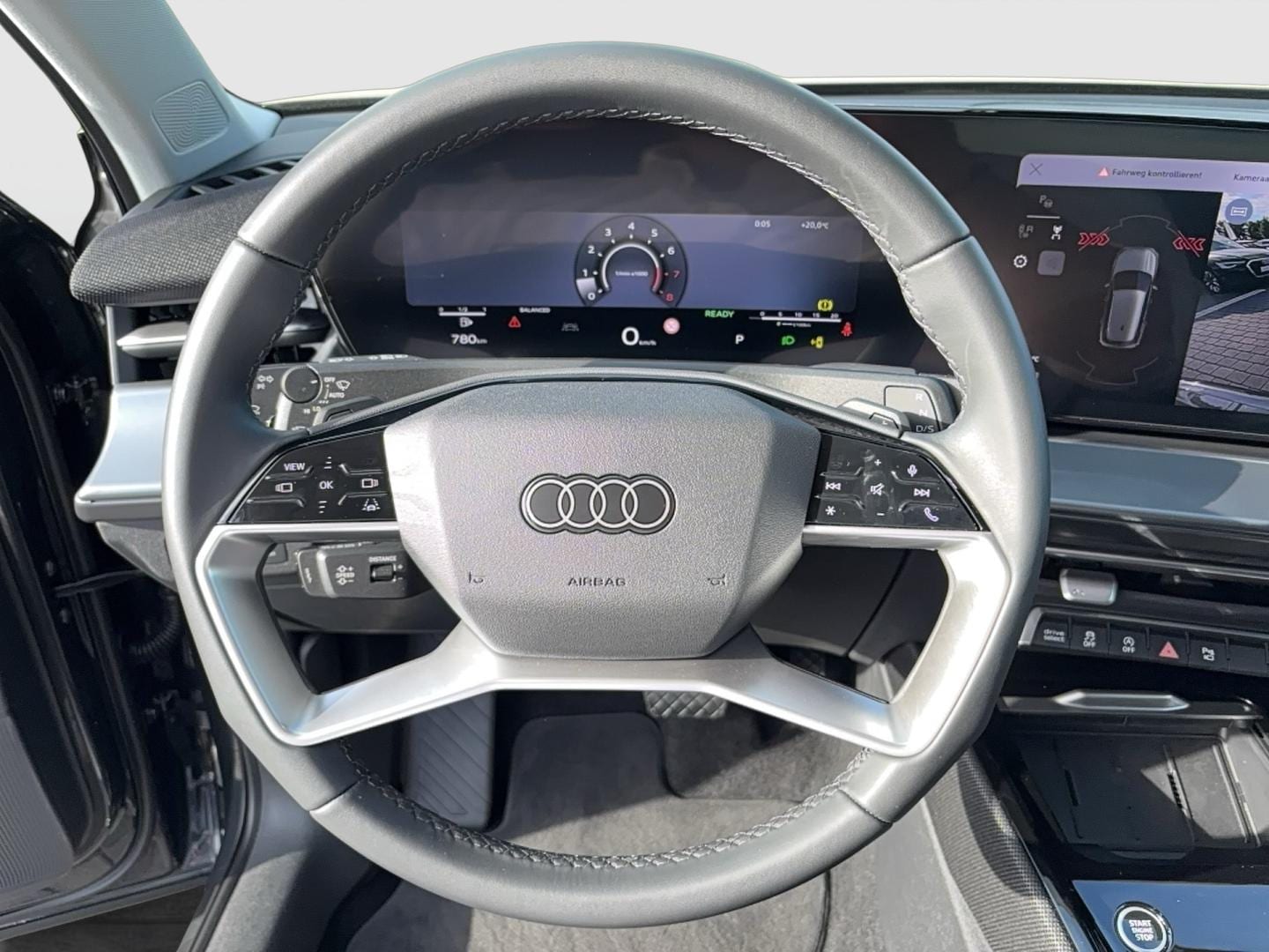 Bild über Audi Q3 SUV TFSI 110 kW S tronic - für weitere Informationen kontaktieren Sie den Audi Partner