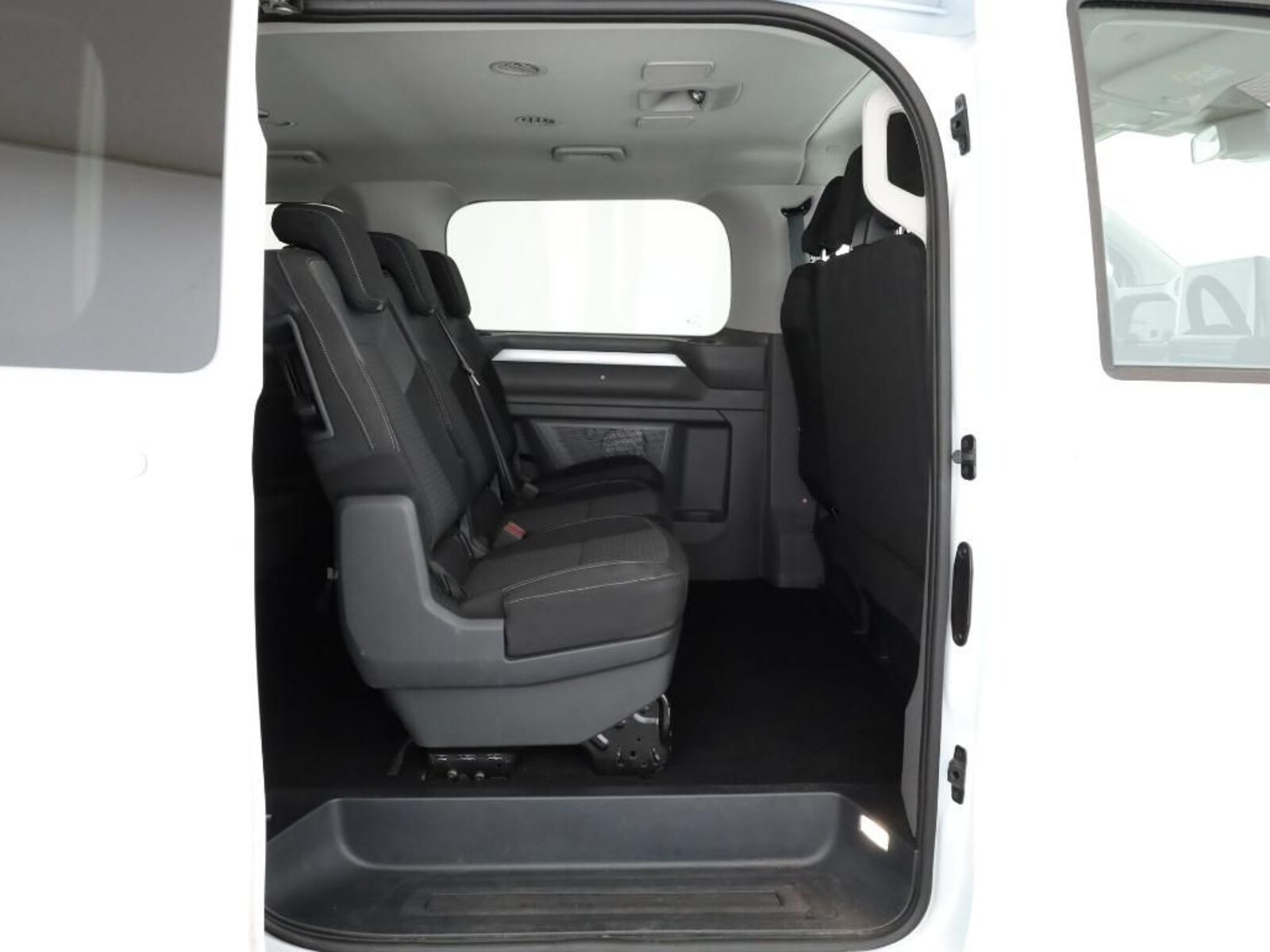 Volkswagen Caravelle langer Radstand – Bild 7