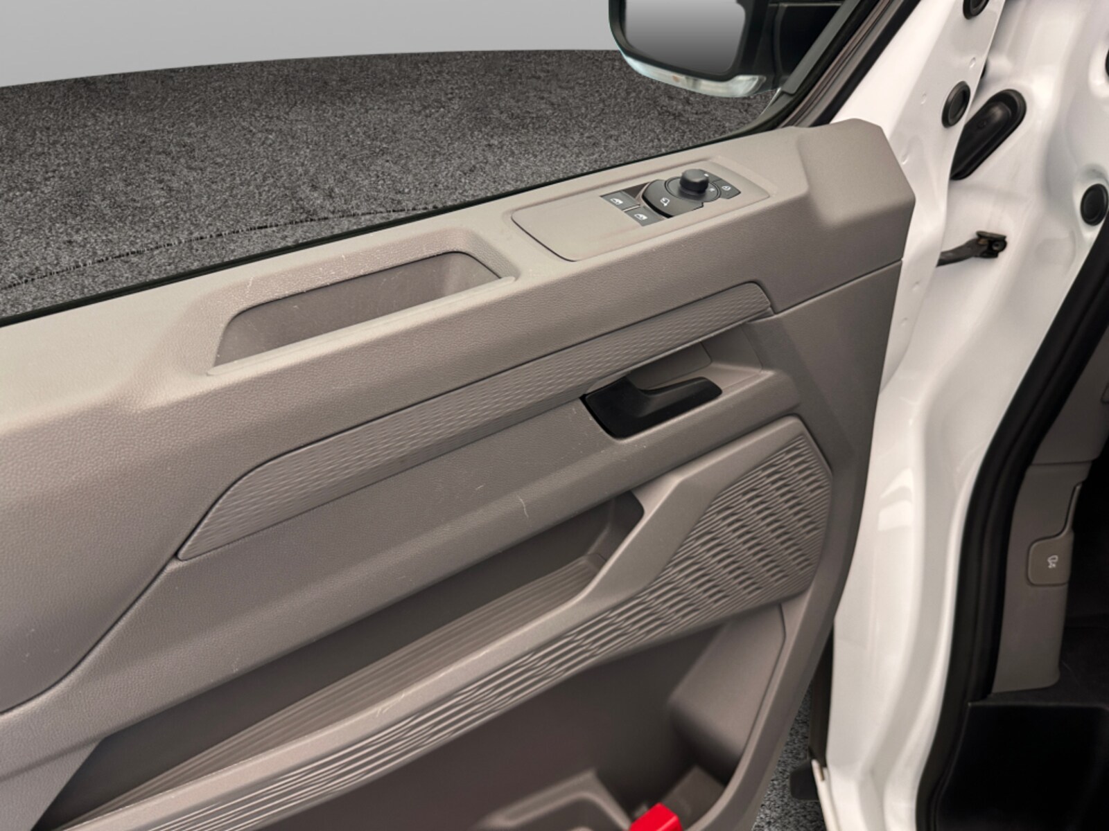 Volkswagen Transporter Kasten kurzer Radstand – Bild 10