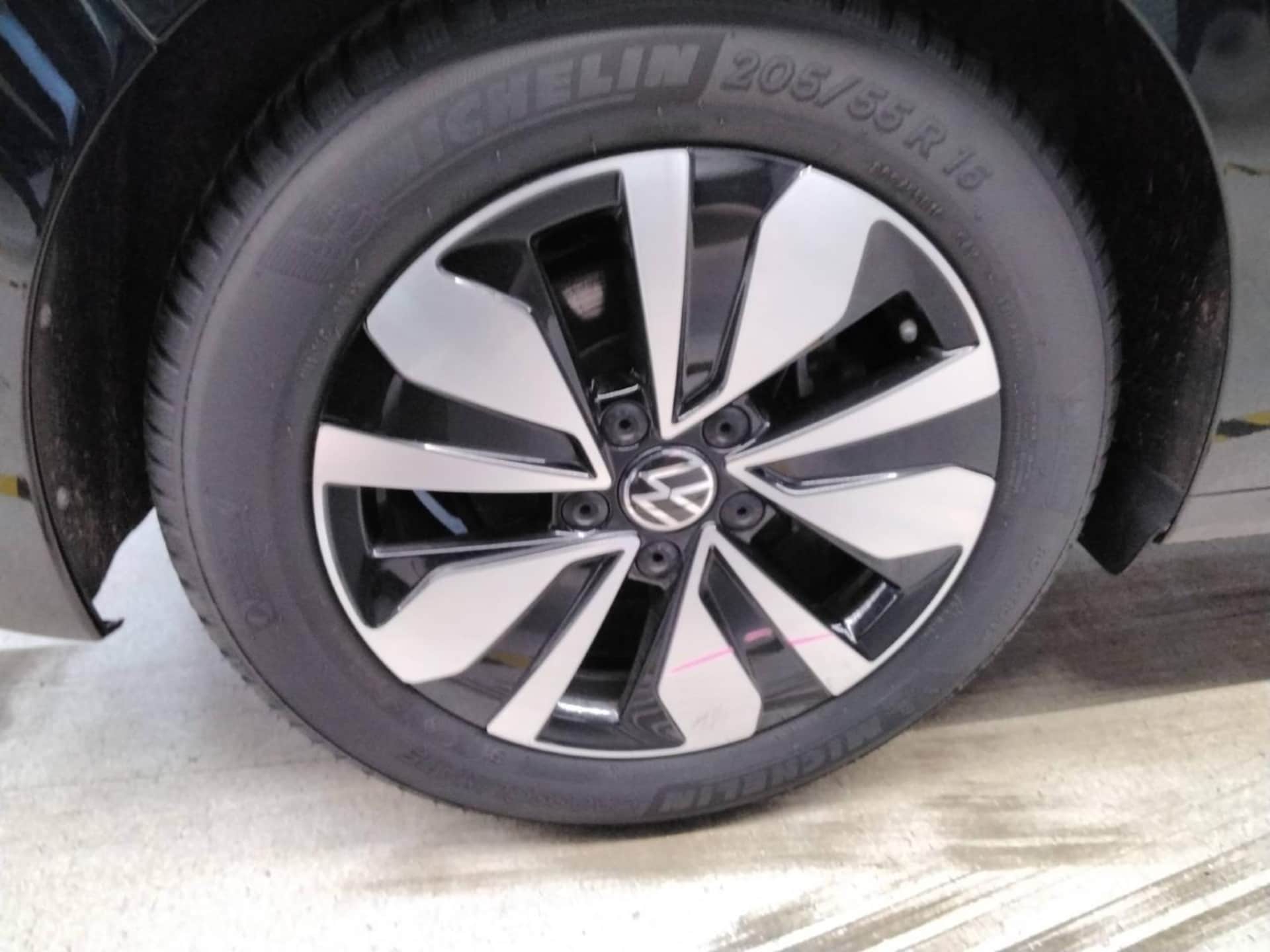 Volkswagen Golf Life