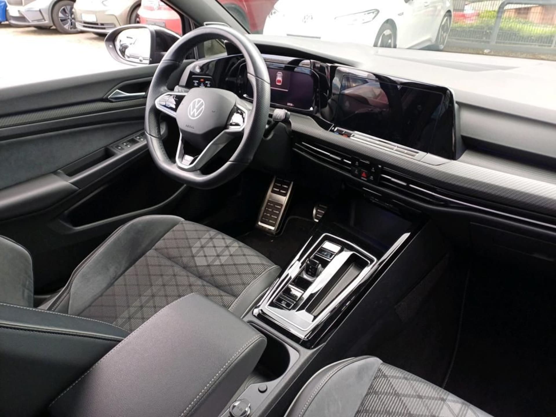 Volkswagen Golf R-Line