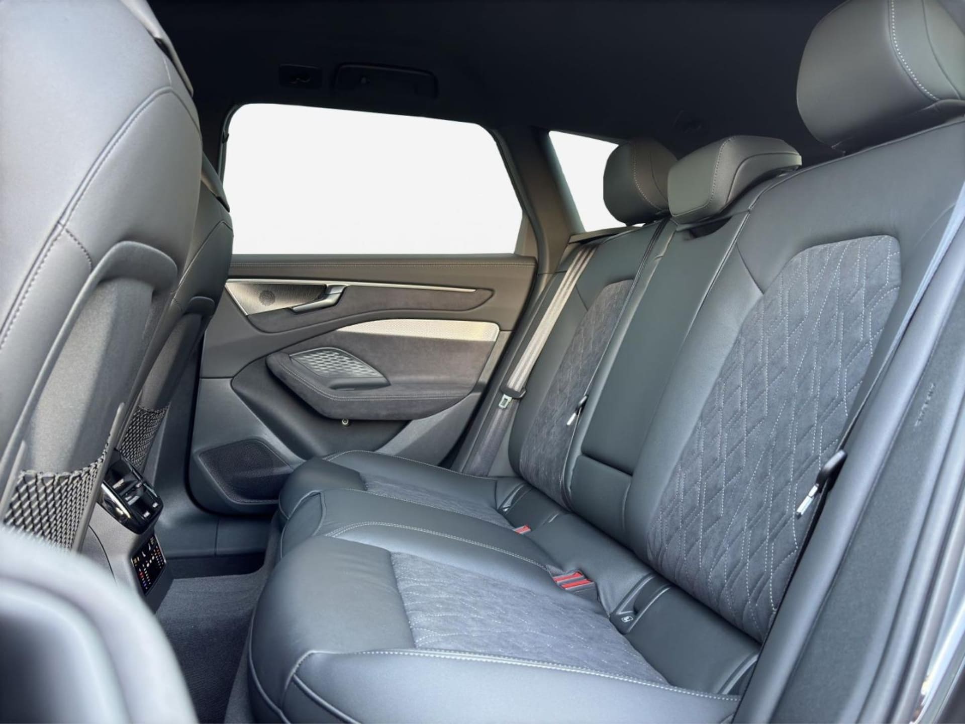Audi A6 Avant edition one