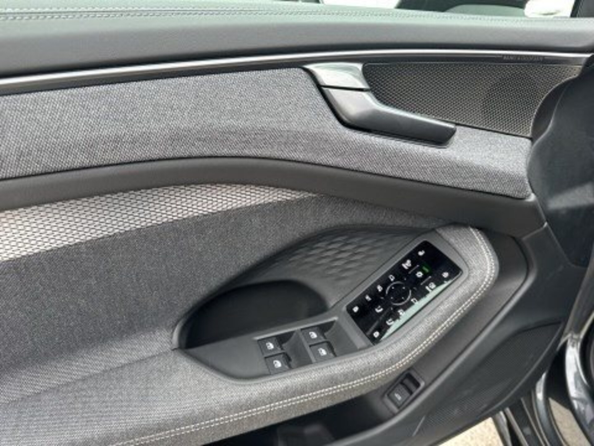 Audi A6 Limousine edition one