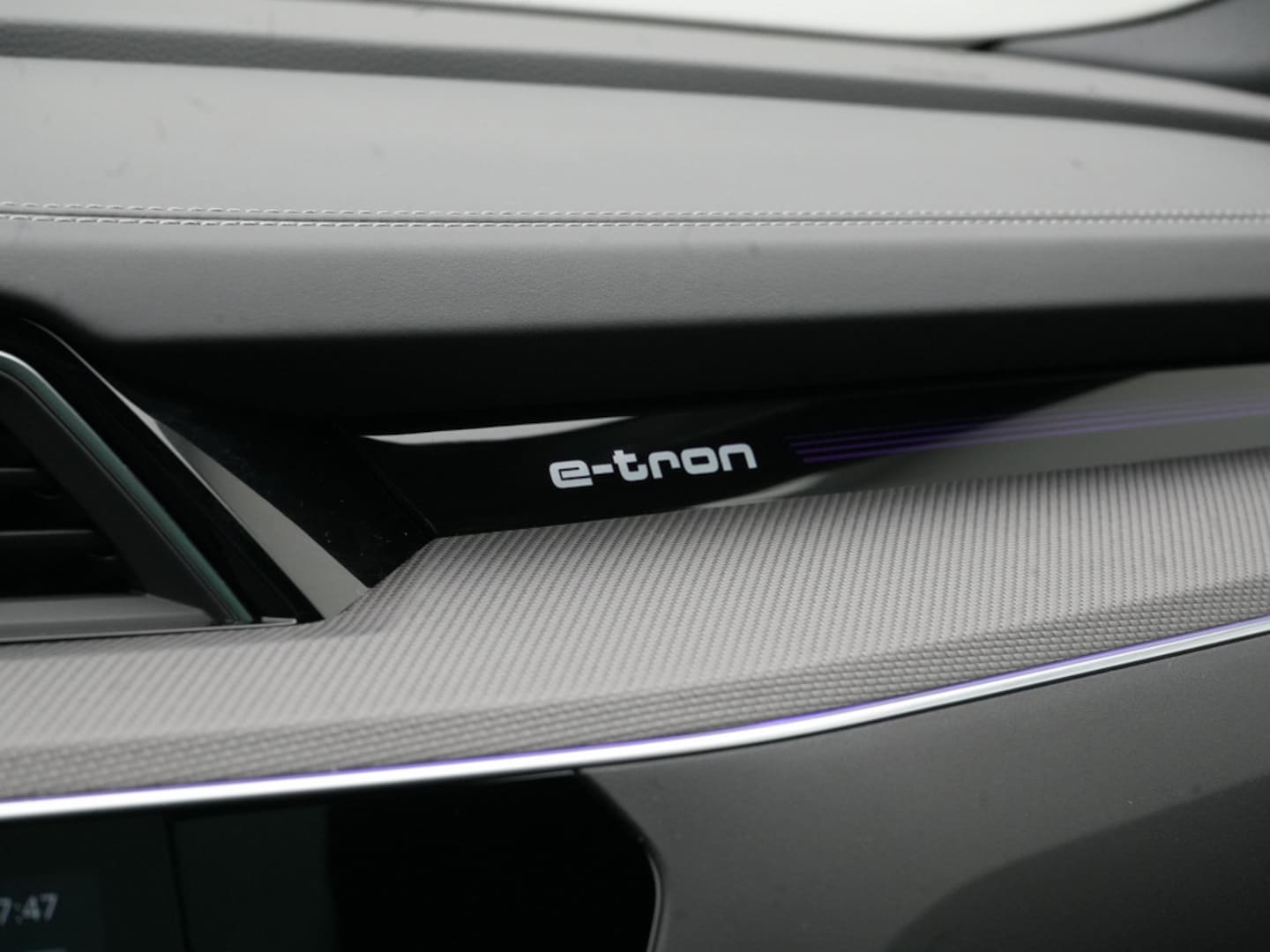 Bild über Audi Q8 Sportback e-tron S line 55 e-tron quattro - für weitere Informationen kontaktieren Sie den Audi Partner