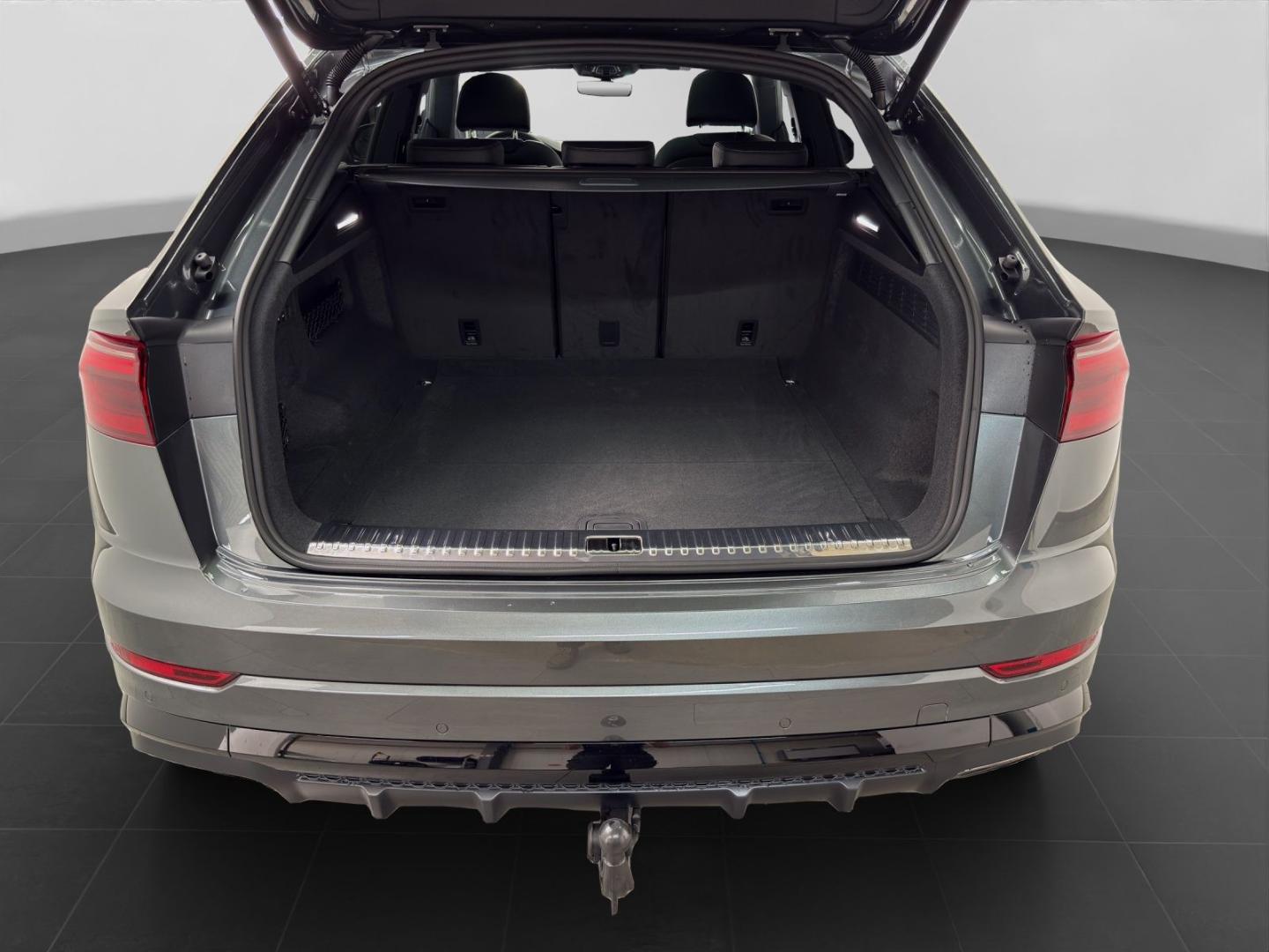 Image about Audi Q8 SUV 50 TDI quattro tiptronic