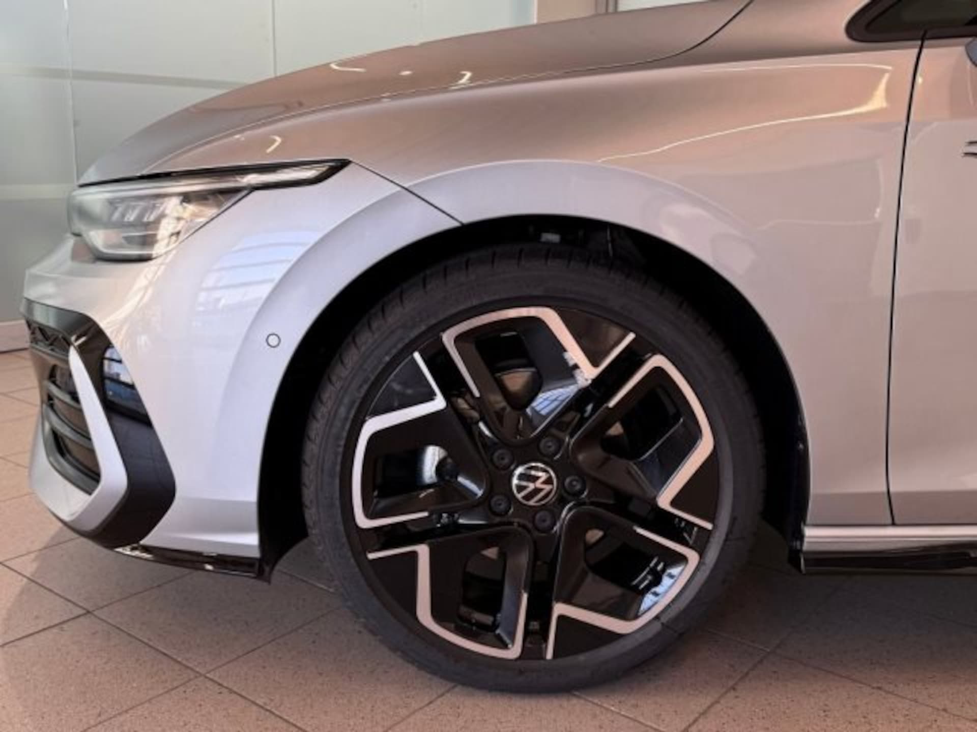 Volkswagen Golf R-Line