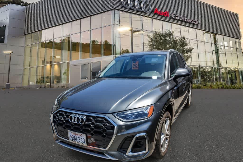 2024 Audi Q5 55 e Premium's photo