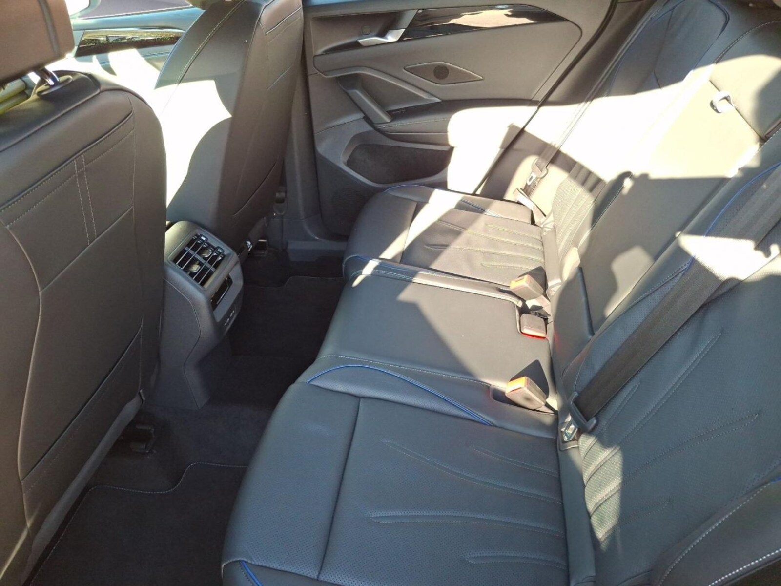 Volkswagen Tiguan – Bild 13