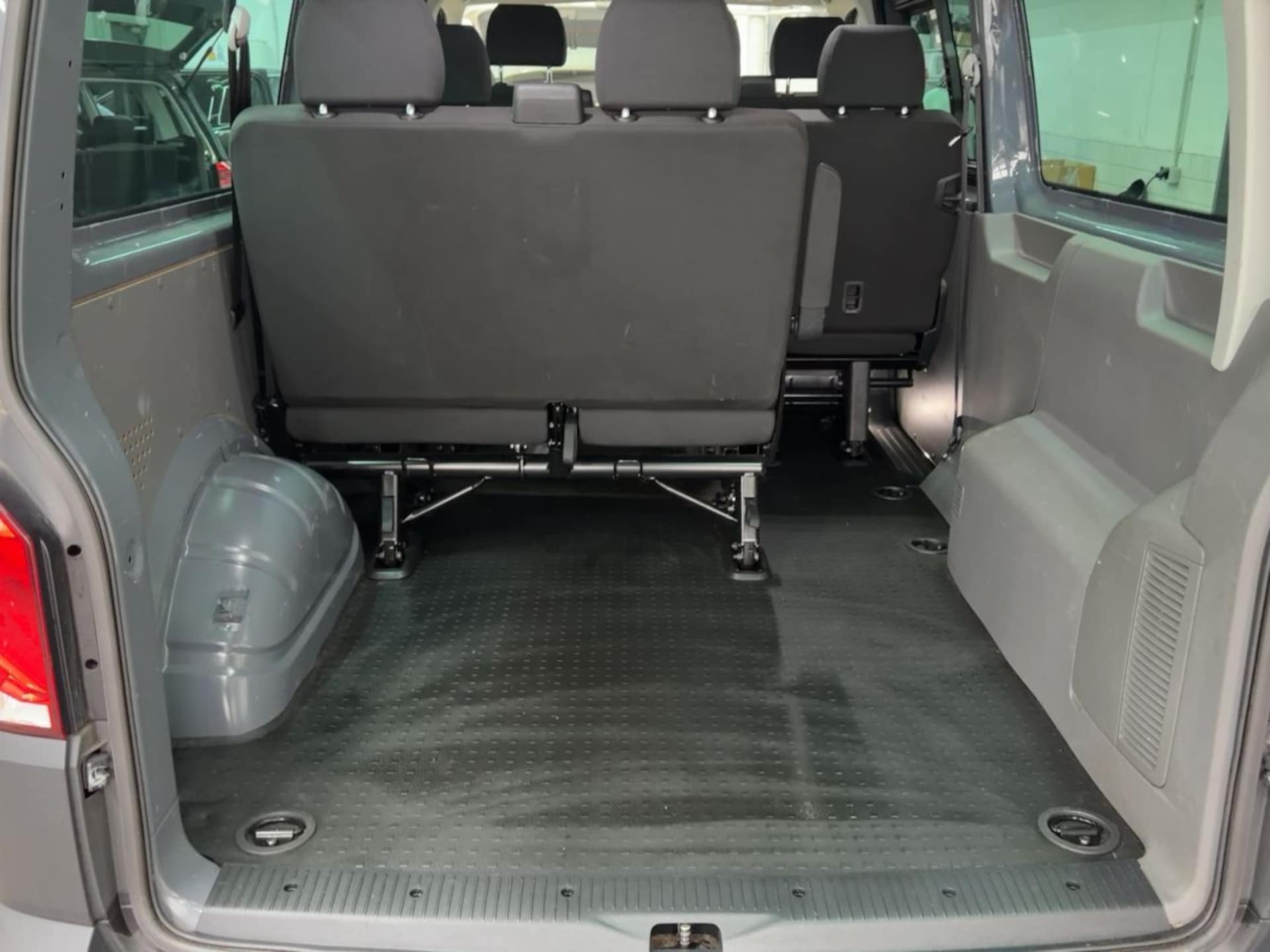 Volkswagen T6.1 Transporter Kombi langer Radstand