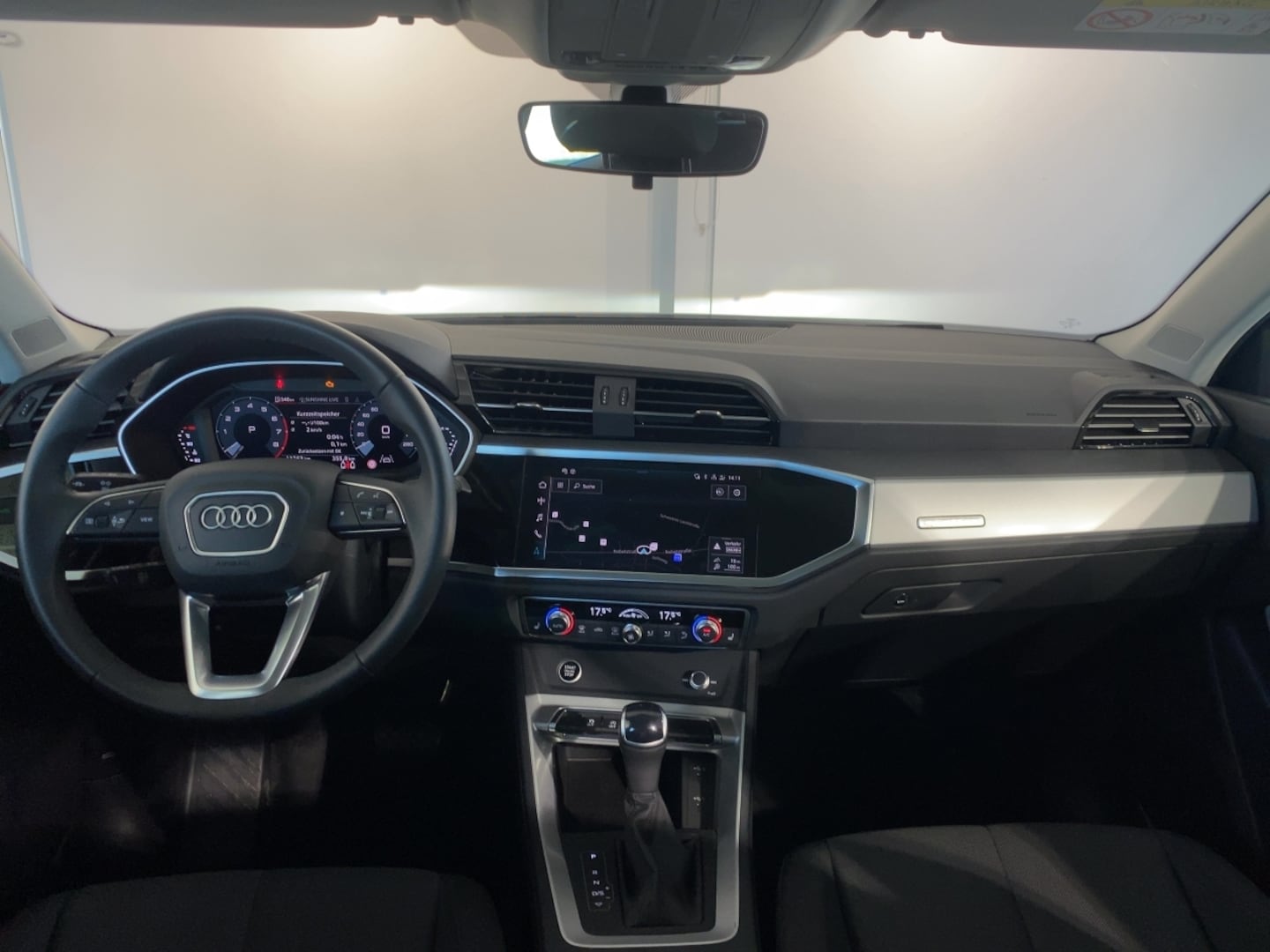 Bild über Audi Q3 40 TFSI quattro S tronic - für weitere Informationen kontaktieren Sie den Audi Partner