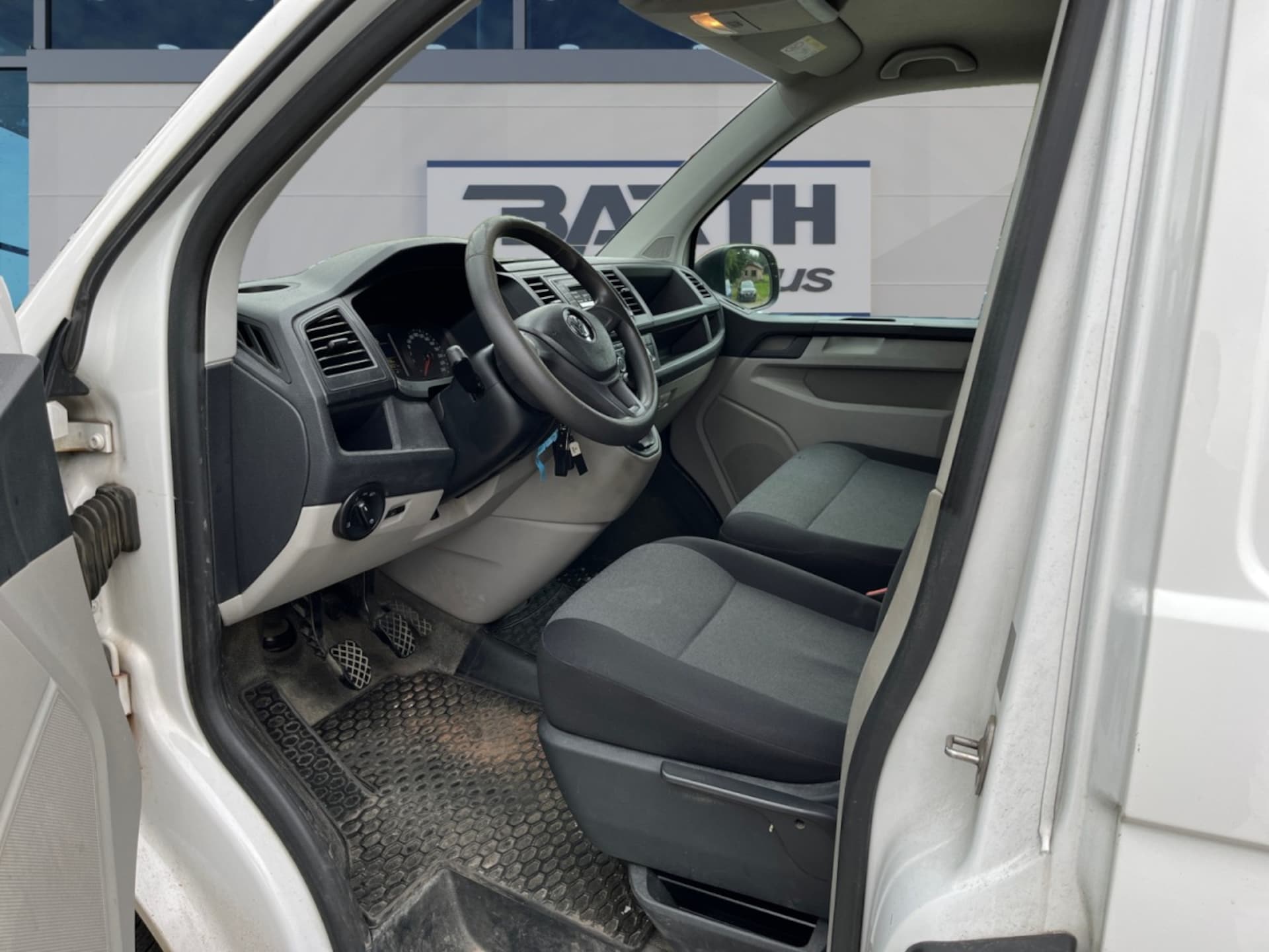 Volkswagen T6 Transporter Kasten langer Radstand