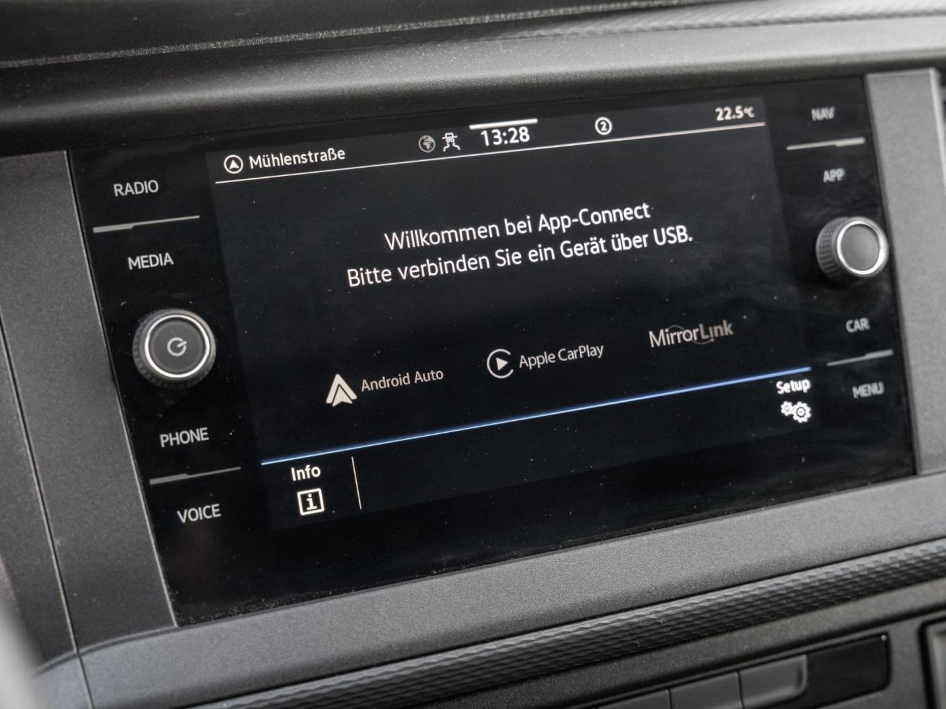 Volkswagen T6.1 Transporter Kasten langer Radstand