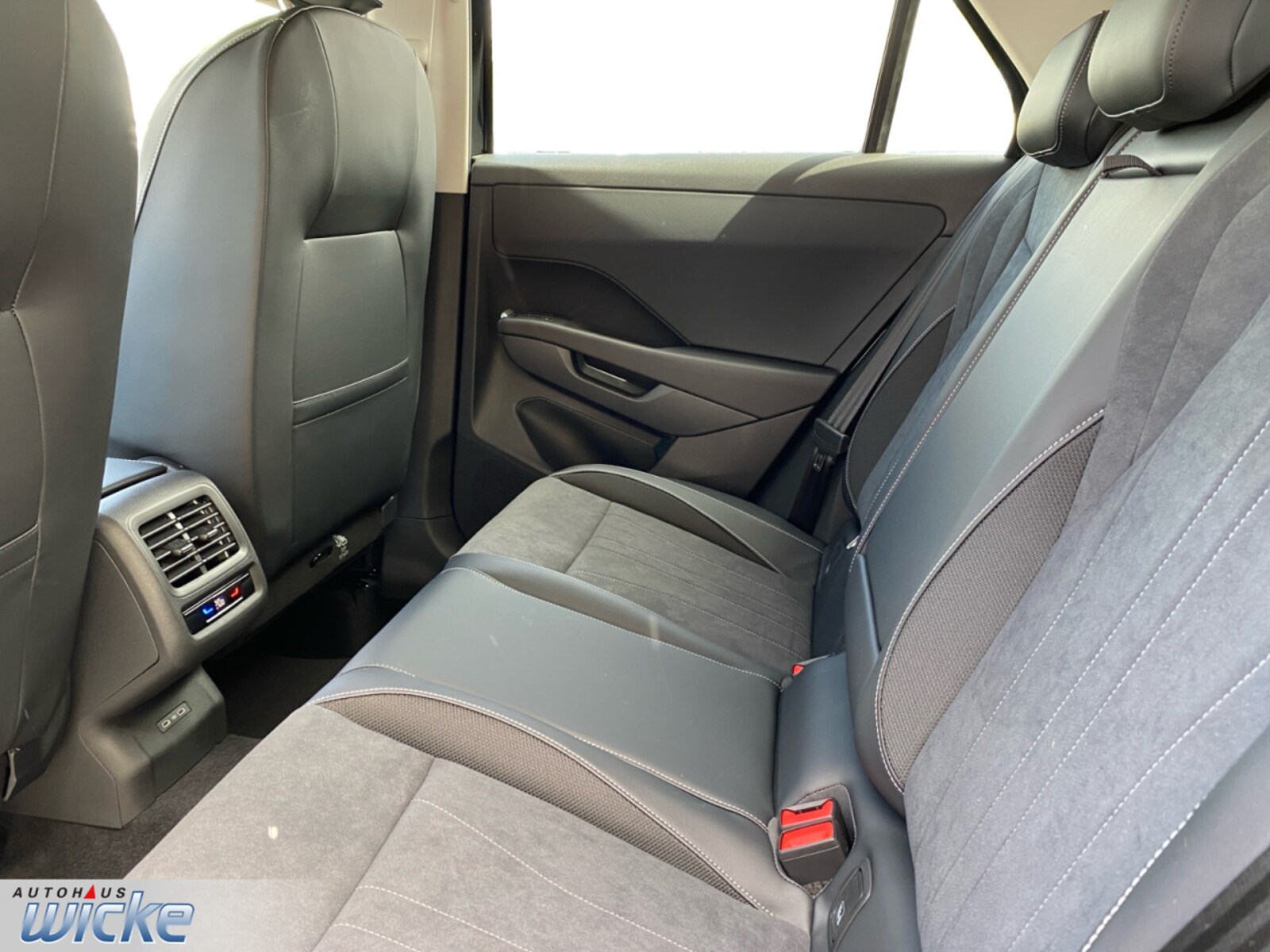 Volkswagen T-Roc – Bild 9