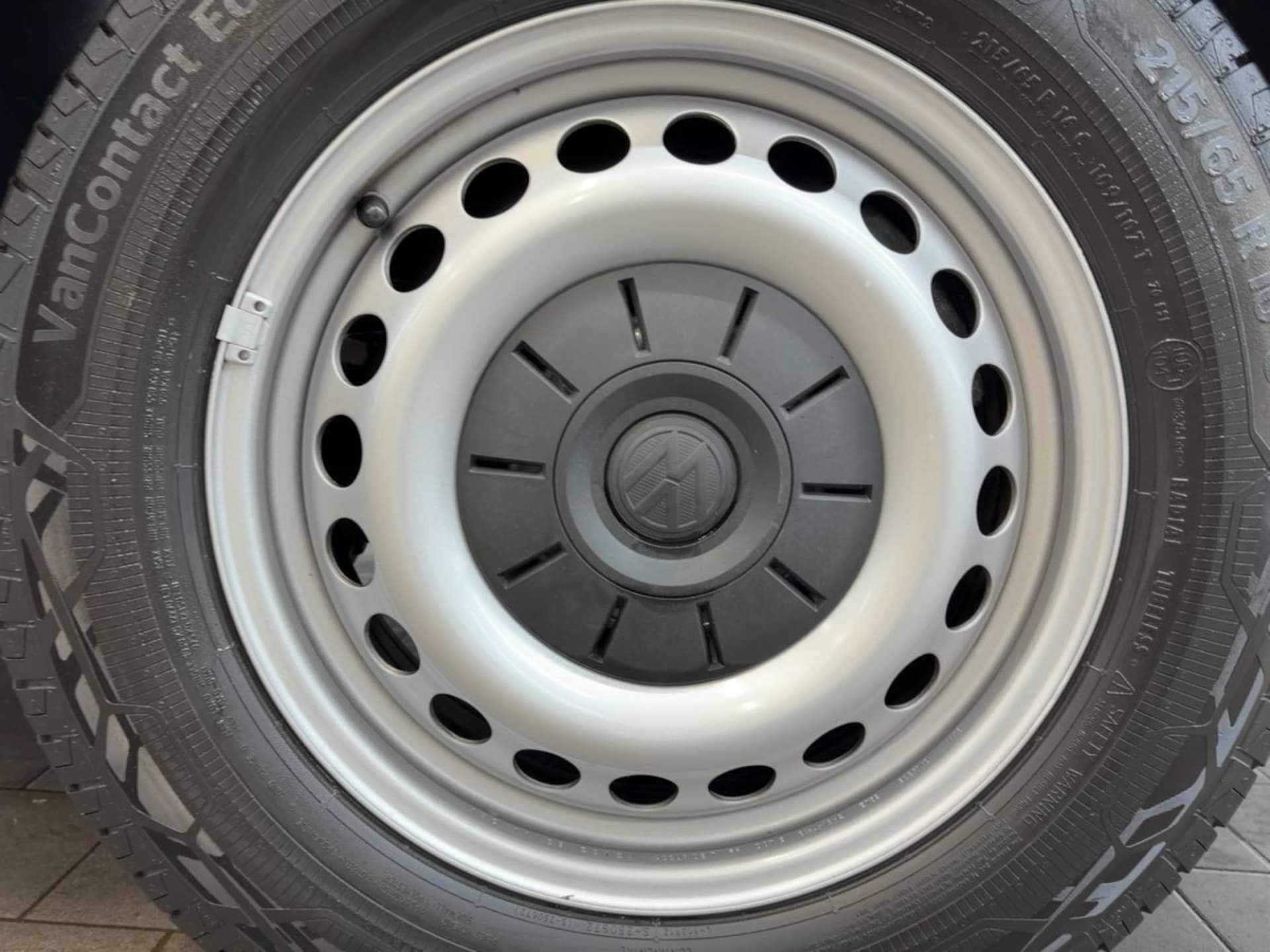 Volkswagen T6.1 Transporter Kombi langer Radstand