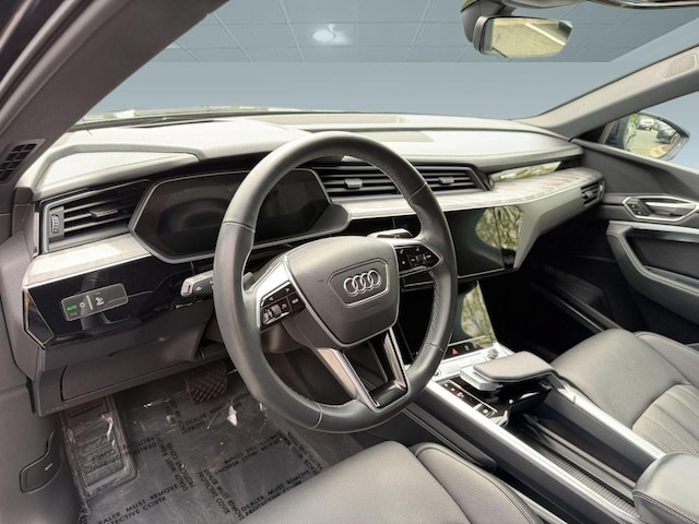2024 Audi Q8 Sportback e-tron