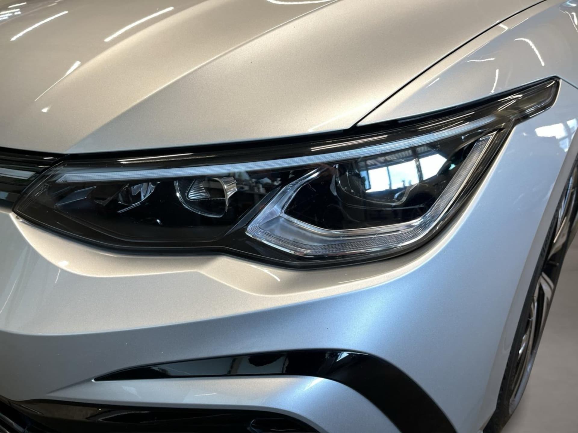 Volkswagen Golf R-Line
