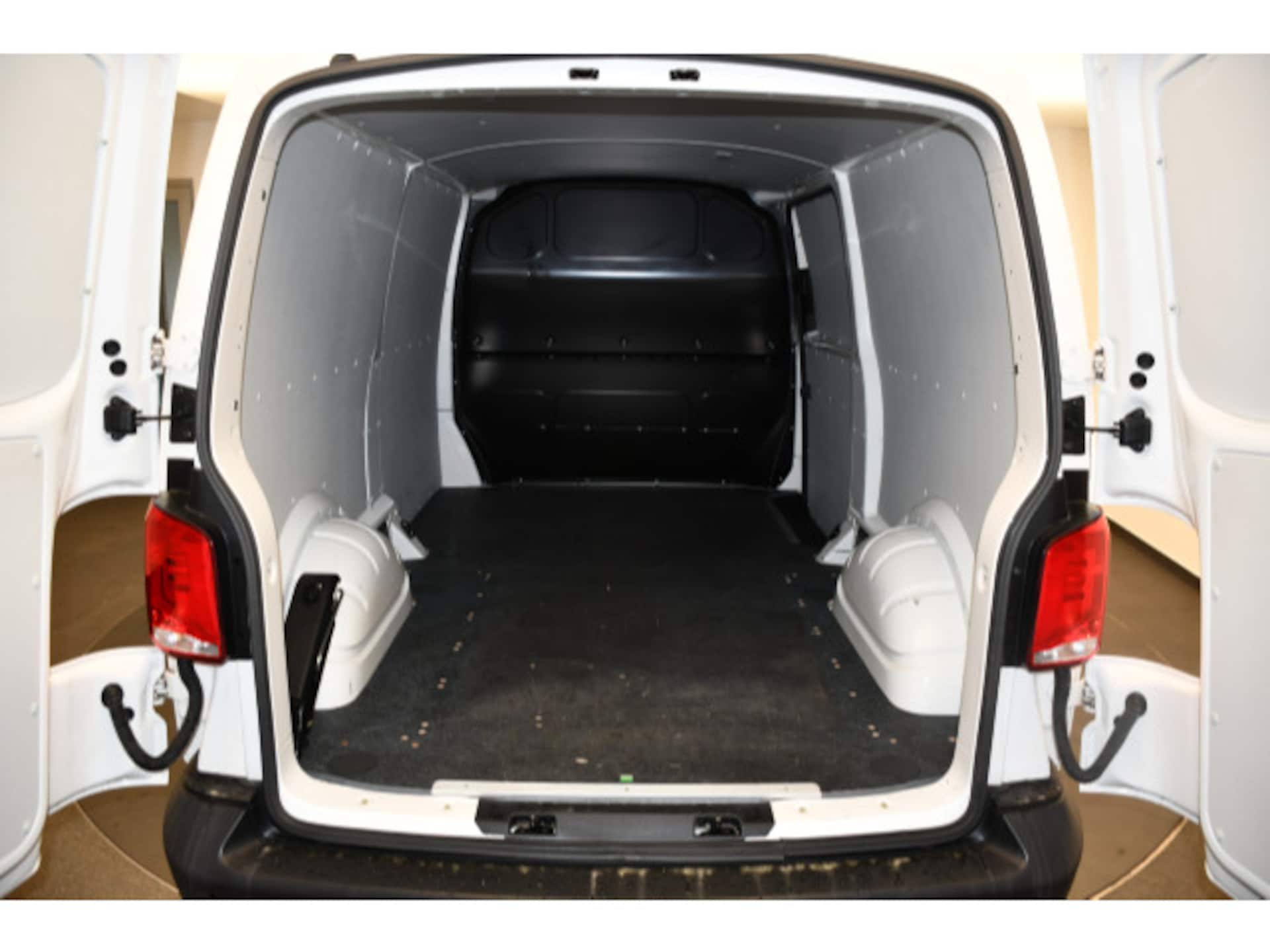 Volkswagen T6.1 Transporter Kasten langer Radstand