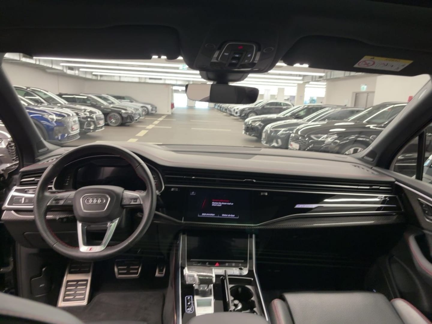 Bild über Audi SQ7 competition plus TFSI quattro tiptronic - für weitere Informationen kontaktieren Sie den Audi Partner