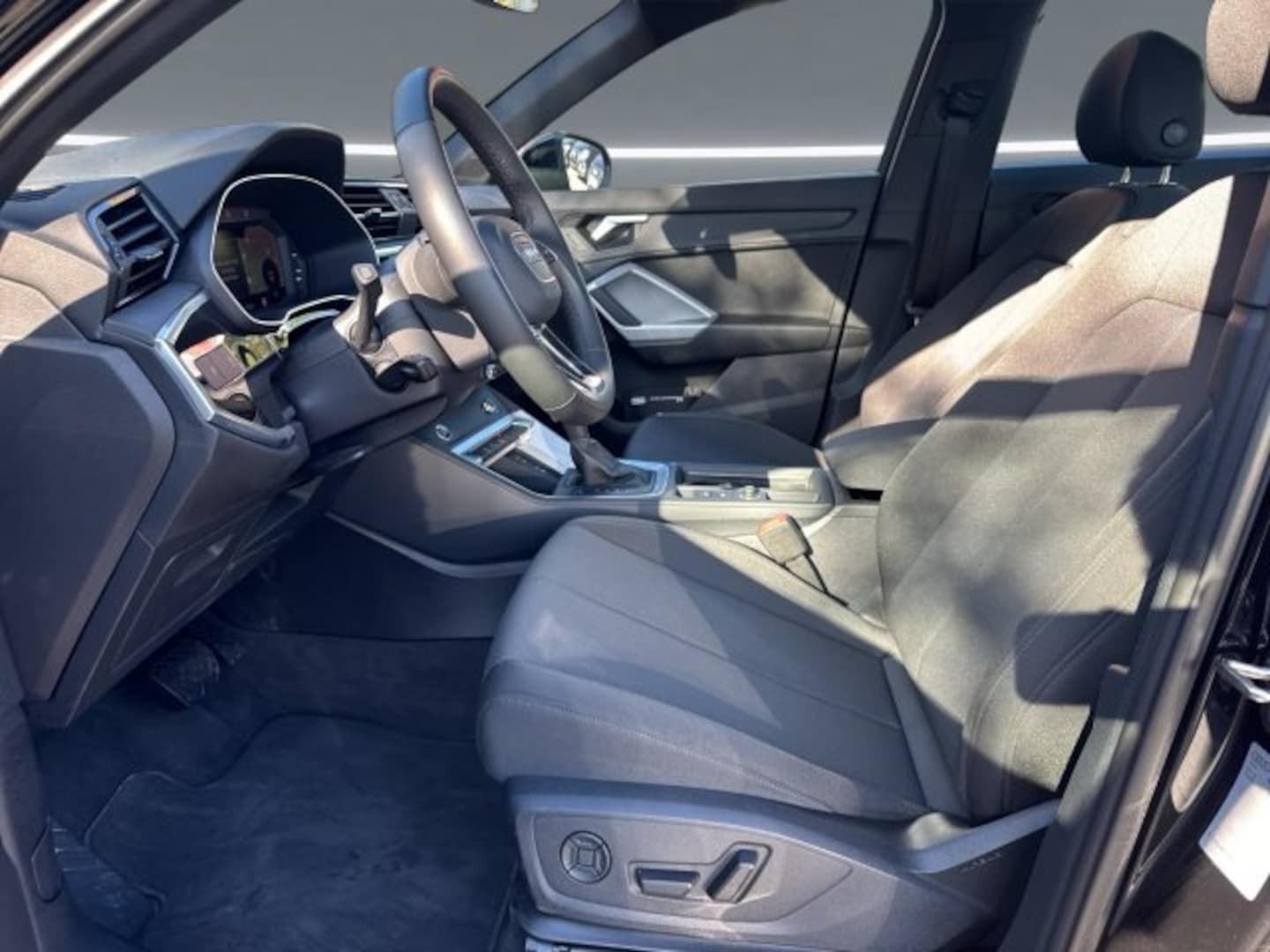 Bild über Audi Q3 TFSI quattro 140 kW S tronic - für weitere Informationen kontaktieren Sie den Audi Partner