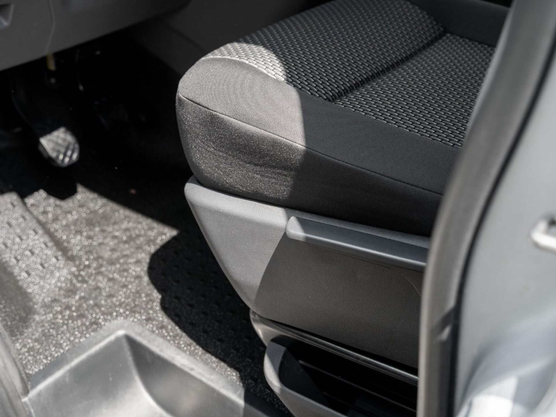 Volkswagen T6.1 Transporter Kasten langer Radstand