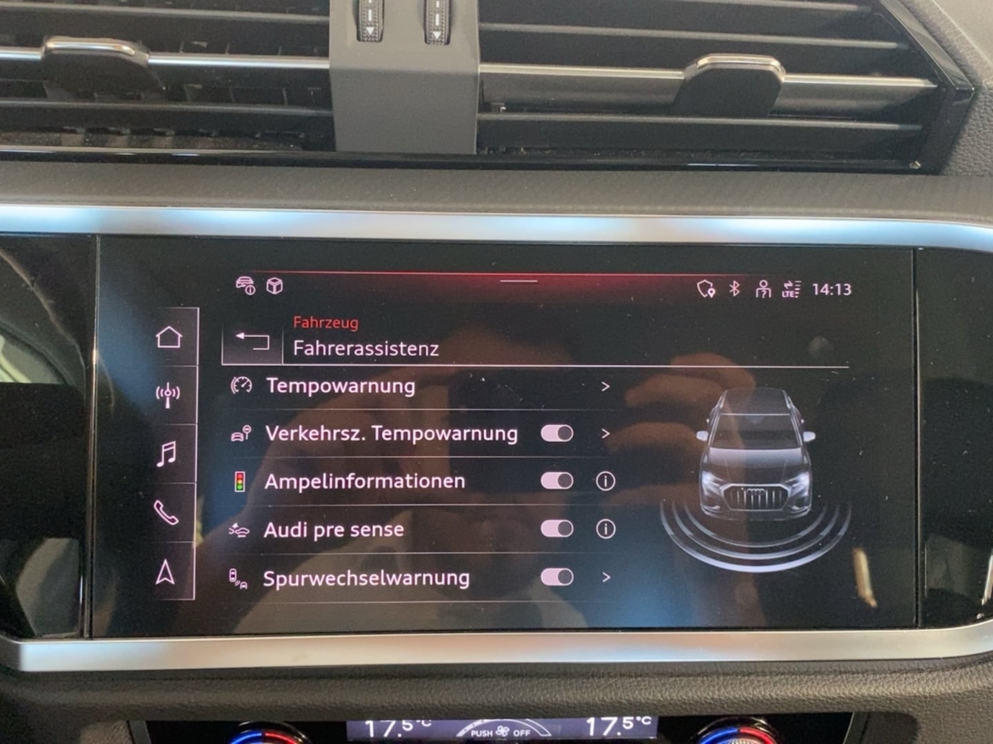 Bild über Audi Q3 40 TFSI quattro S tronic - für weitere Informationen kontaktieren Sie den Audi Partner