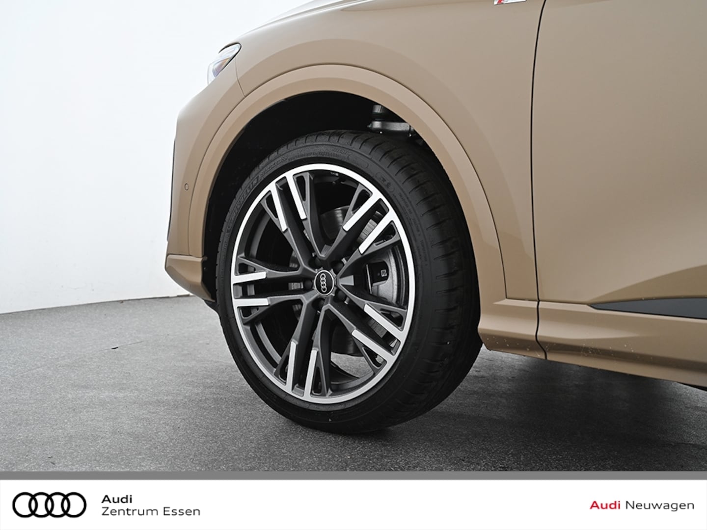 Bild über Audi Q5 SUV TDI quattro 150 kW S tronic - für weitere Informationen kontaktieren Sie den Audi Partner