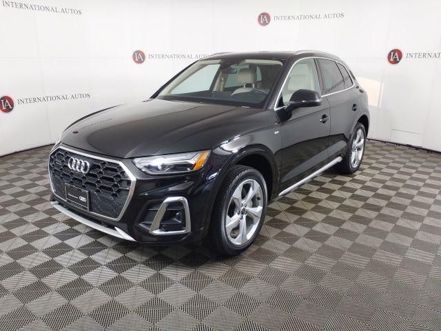 2023 Audi Q5 45 Premium Plus's photo