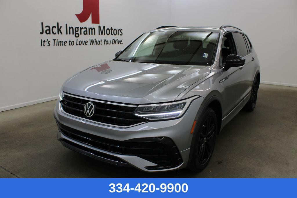 2022 Volkswagen Tiguan 2.0T SE R-Line Black's photo
