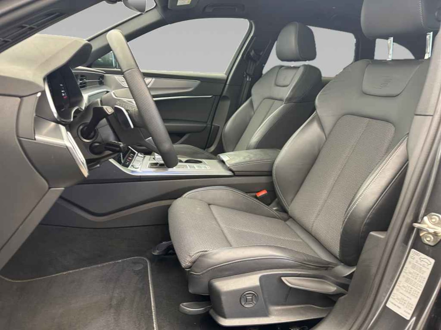 Bild über Audi A6 Avant S line 45 TFSI S tronic - für weitere Informationen kontaktieren Sie den Audi Partner