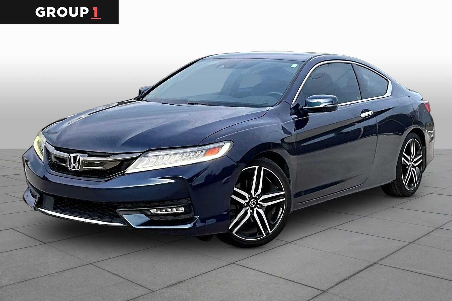 2017 Honda Accord Touring Auto's photo